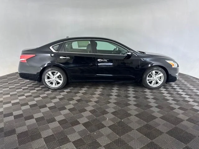 Used 2013 Black Nissan 2.5 SL image 5