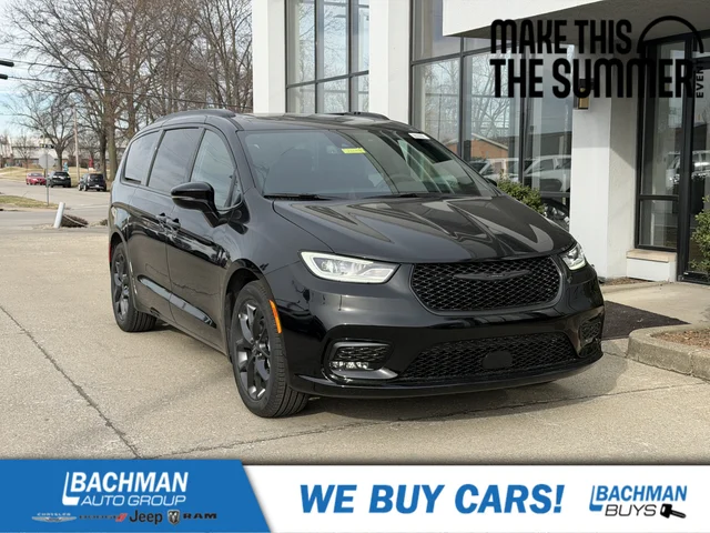 2026 Chrysler Pacifica Select