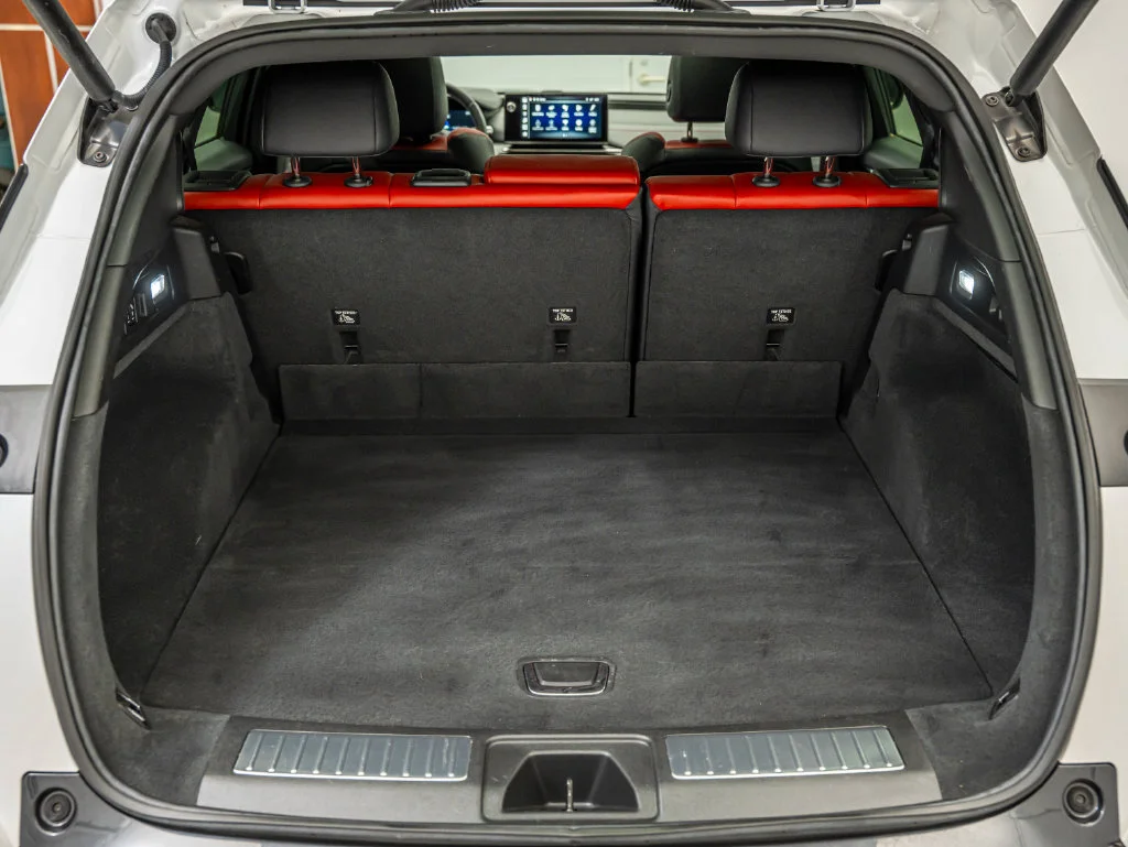 Used 2024 Snowfall Pearl Acura  image 19