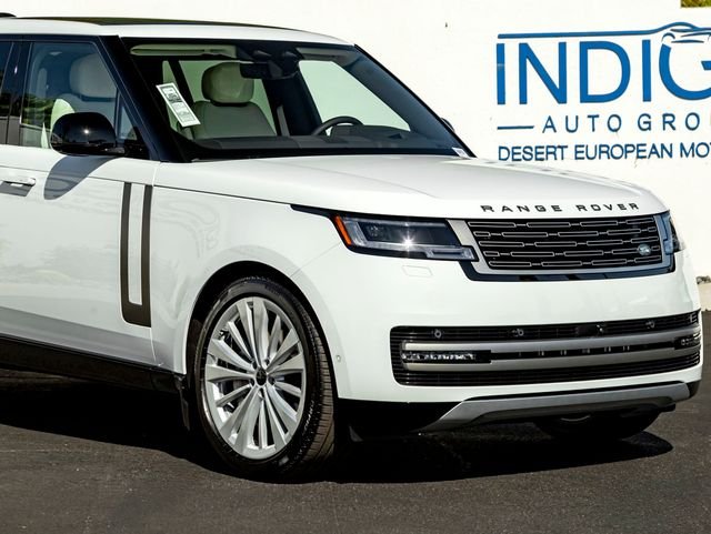 New 2026 Fuji White Land Rover SE image 5