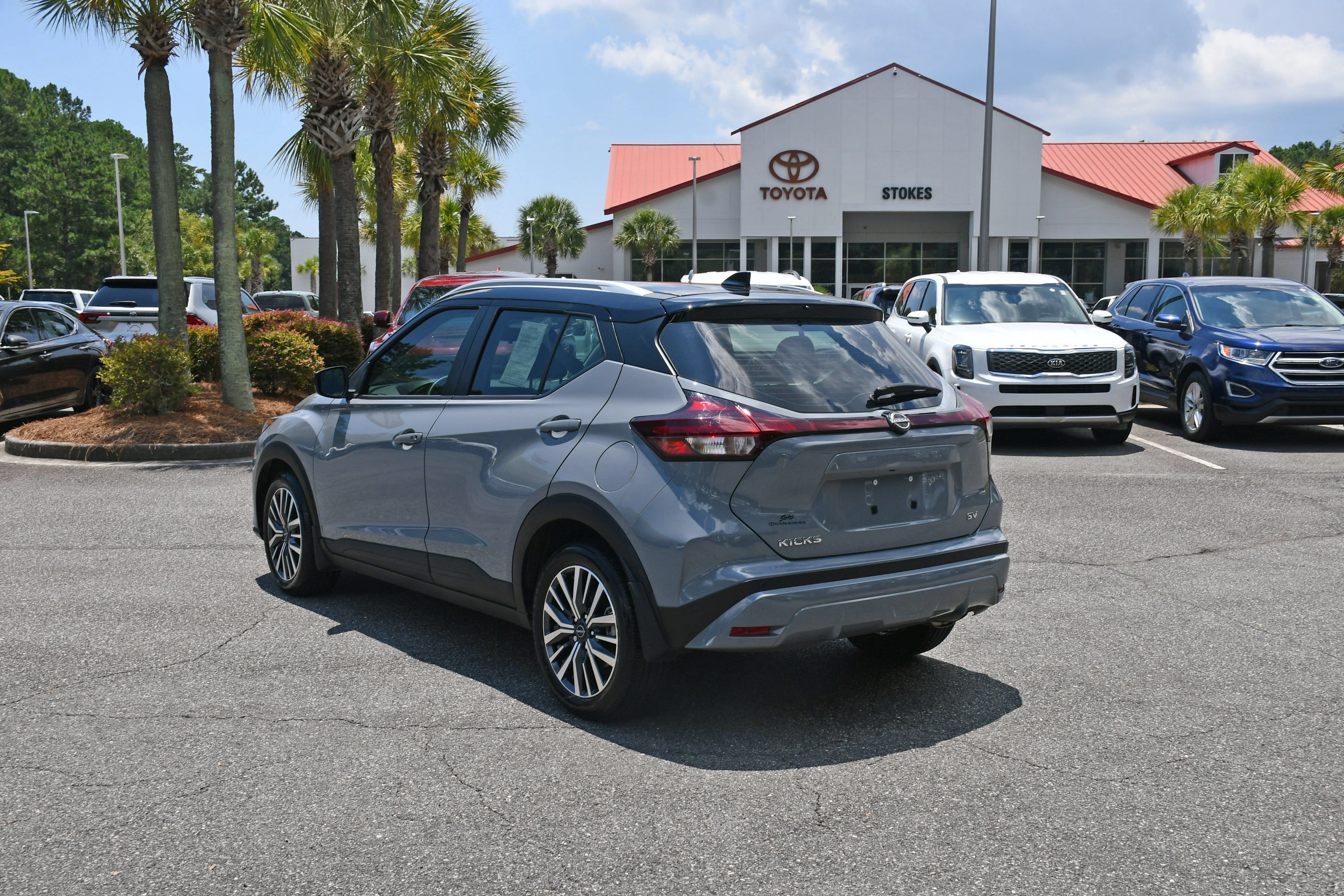 Used 2024 Gray Nissan SV image 3
