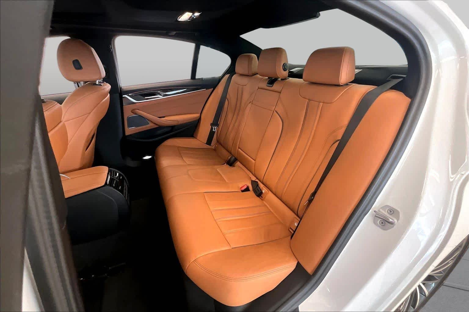 Used 2023 Alpine White BMW 530i image 17