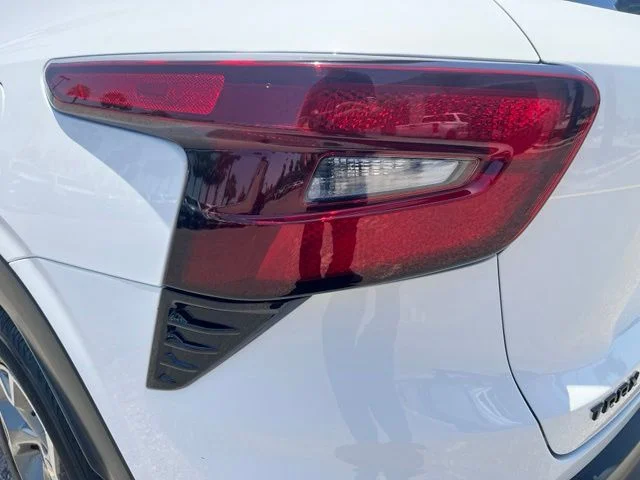 Used 2025 White Chevrolet LT image 7