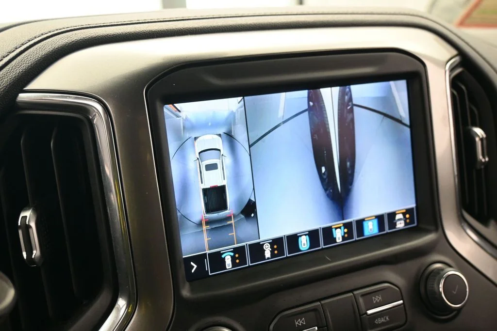 Used 2022 Iridescent Pearl Tricoat Chevrolet LTZ image 21