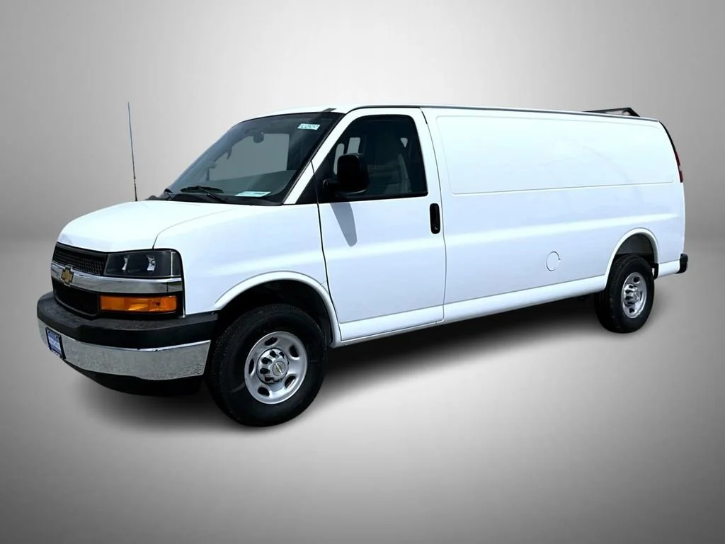 2026 Chevrolet Express 3500 Extended Work Van's photo