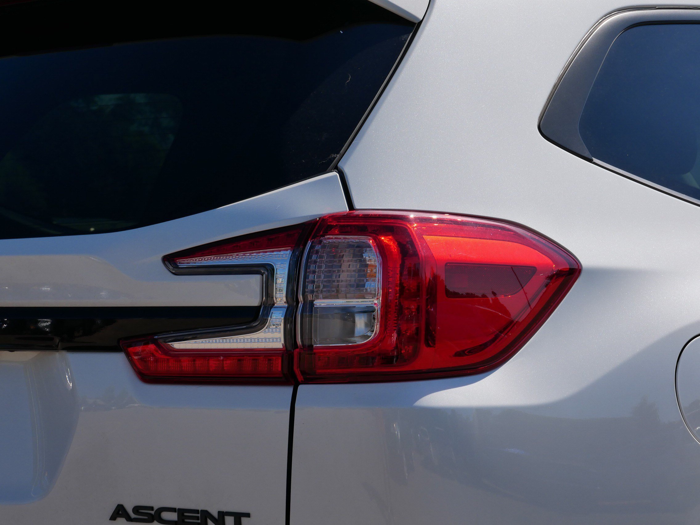 Used 2025 Crystal White Pearl Subaru Limited Bronze Edition image 17