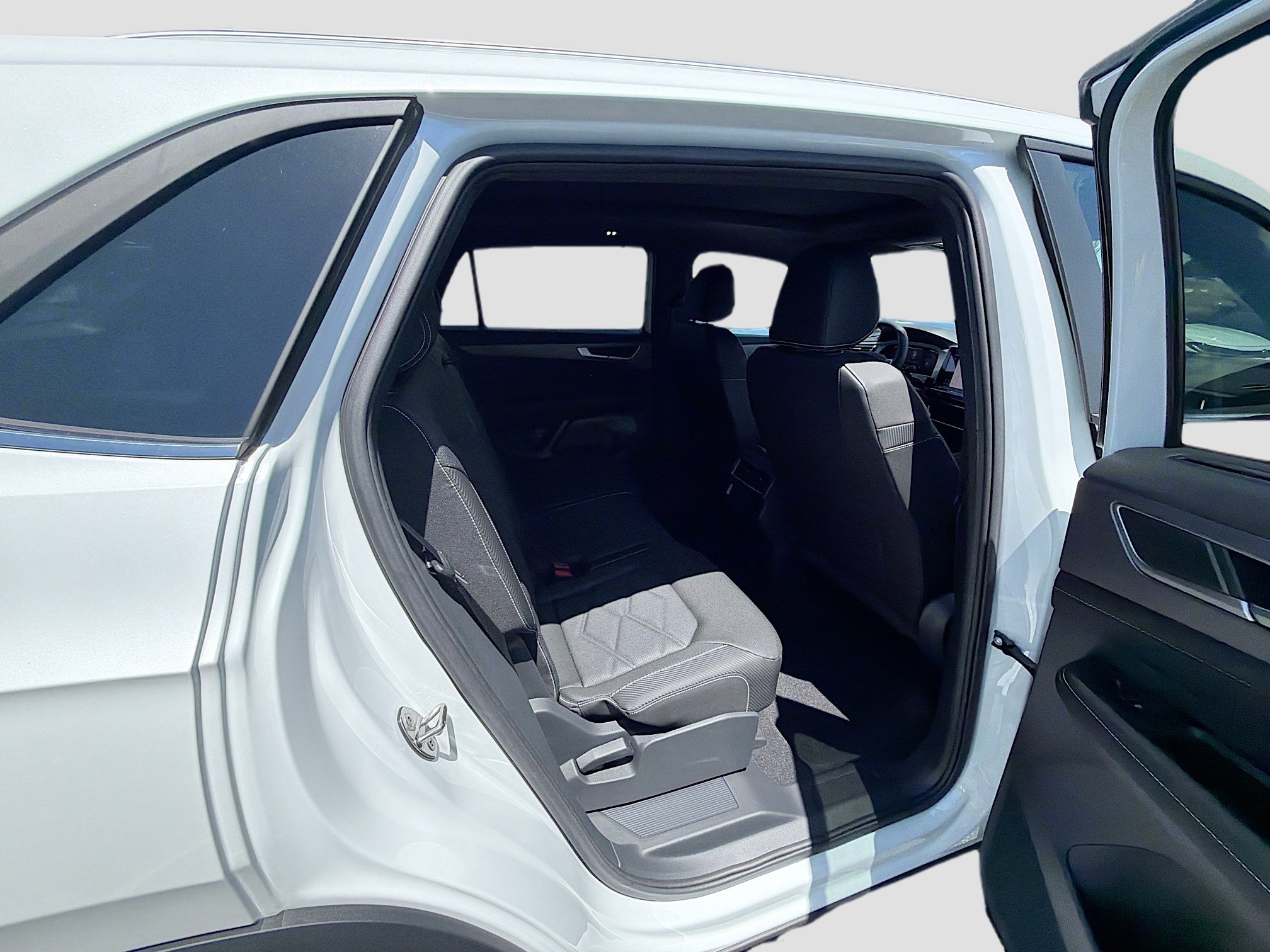New 2026 White Pearl Volkswagen 2.0T SE w/Technology image 22