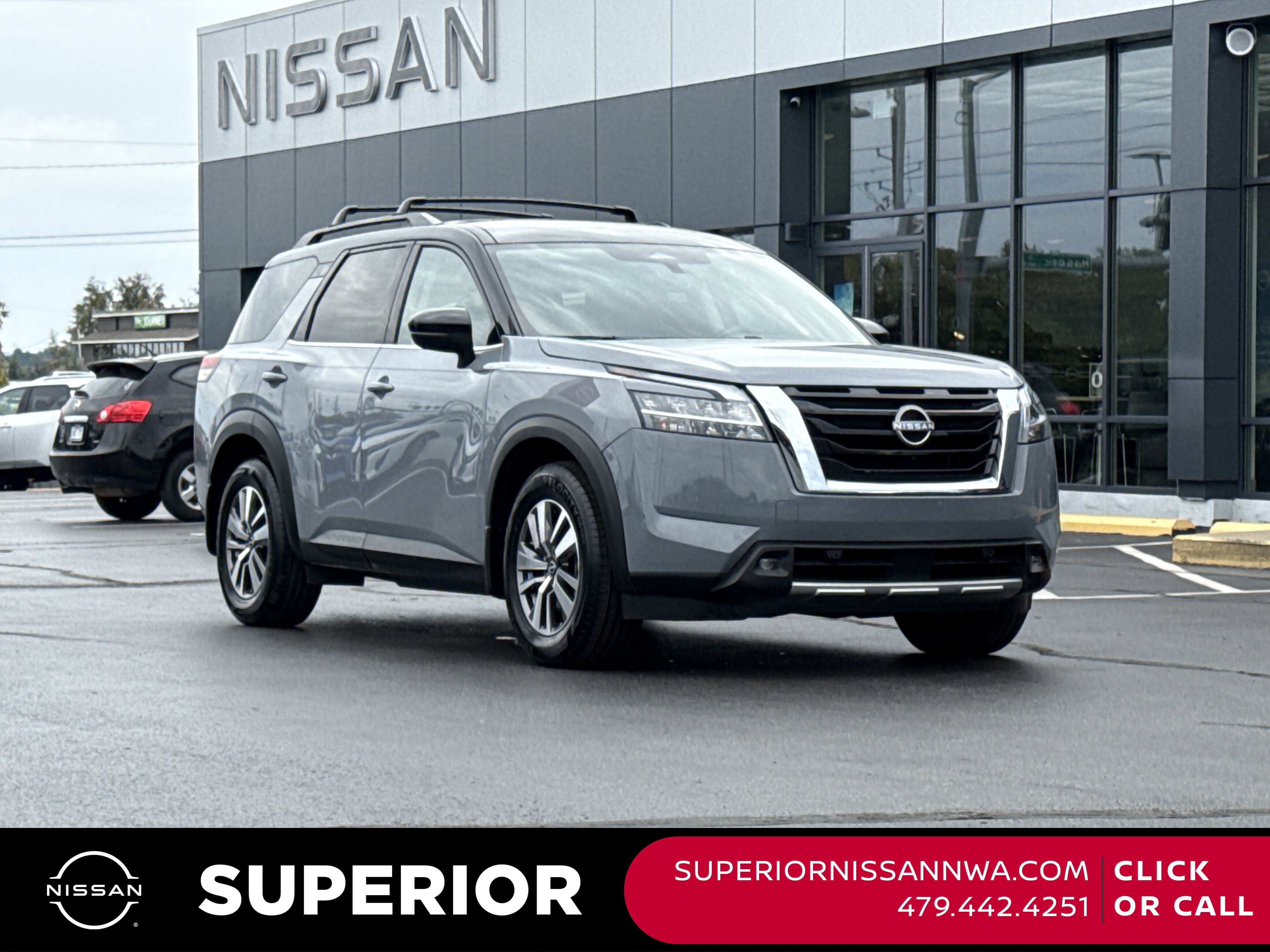 2022 Nissan Pathfinder SL