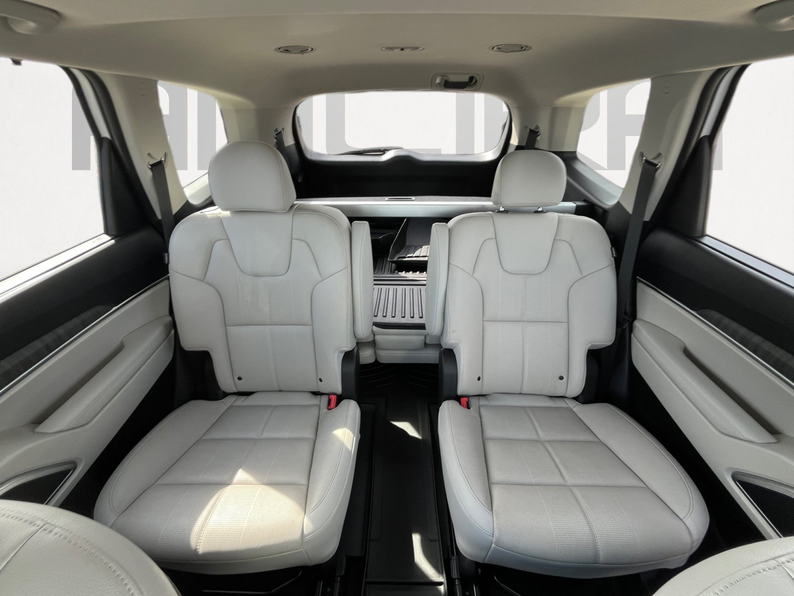 Used 2023 White Kia EX image 19
