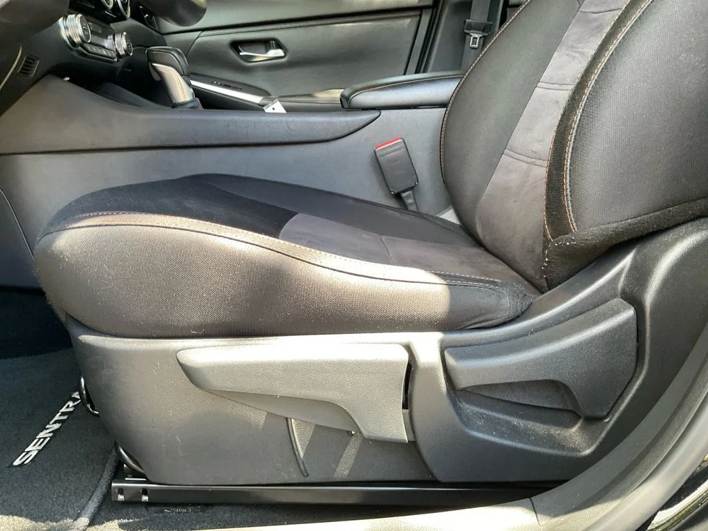 Used 2025 Black Nissan SR image 33