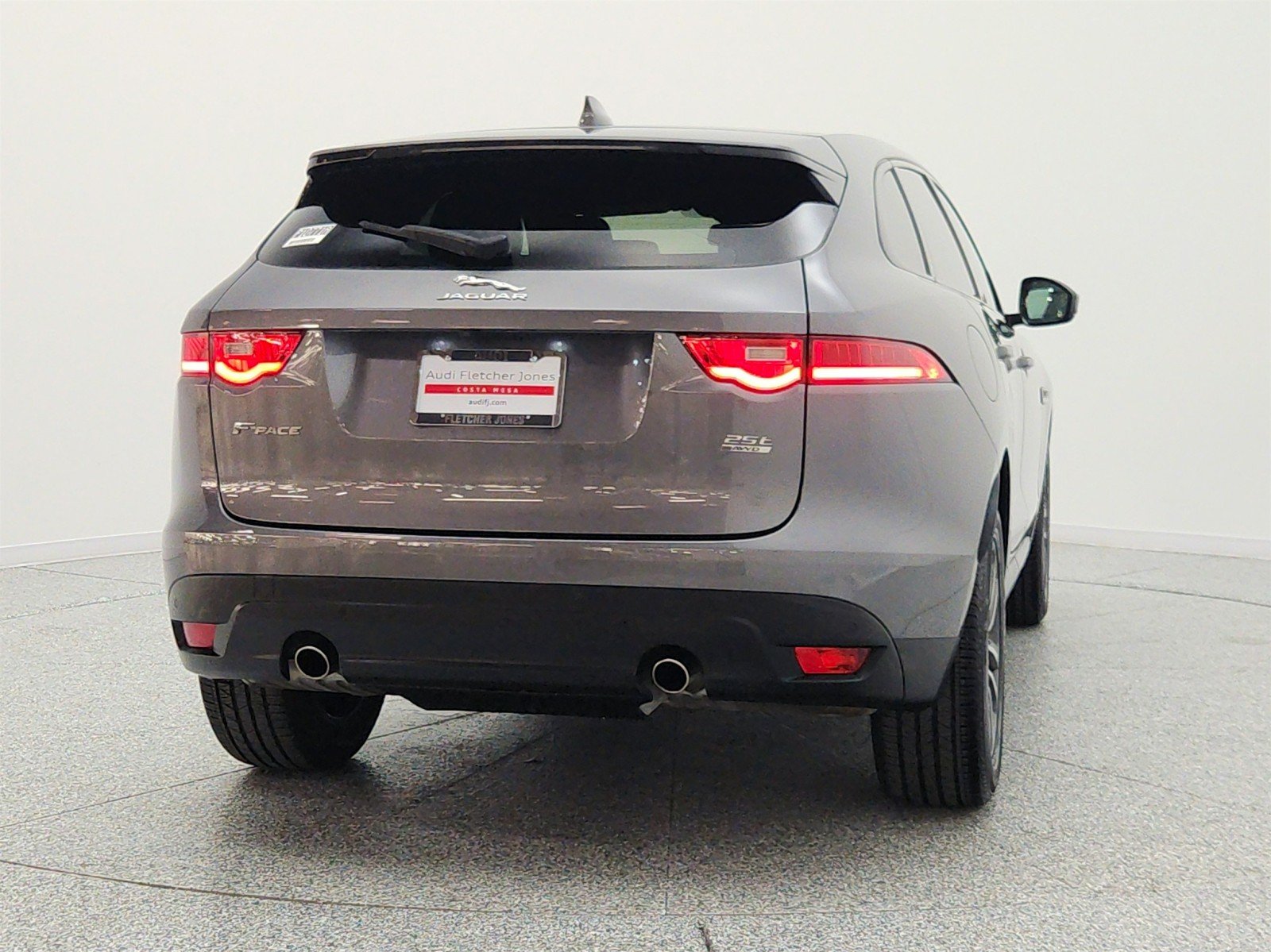 Used 2018 Corris Grey Metallic Jaguar 25t Prestige AWD image 6