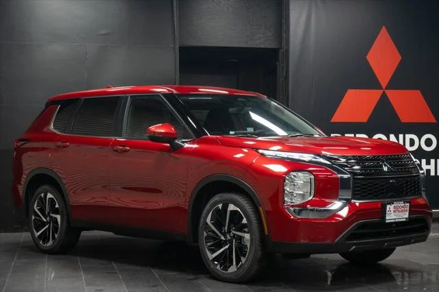 2025 Mitsubishi Outlander Plug-in Hybrid SE - Photo 5
