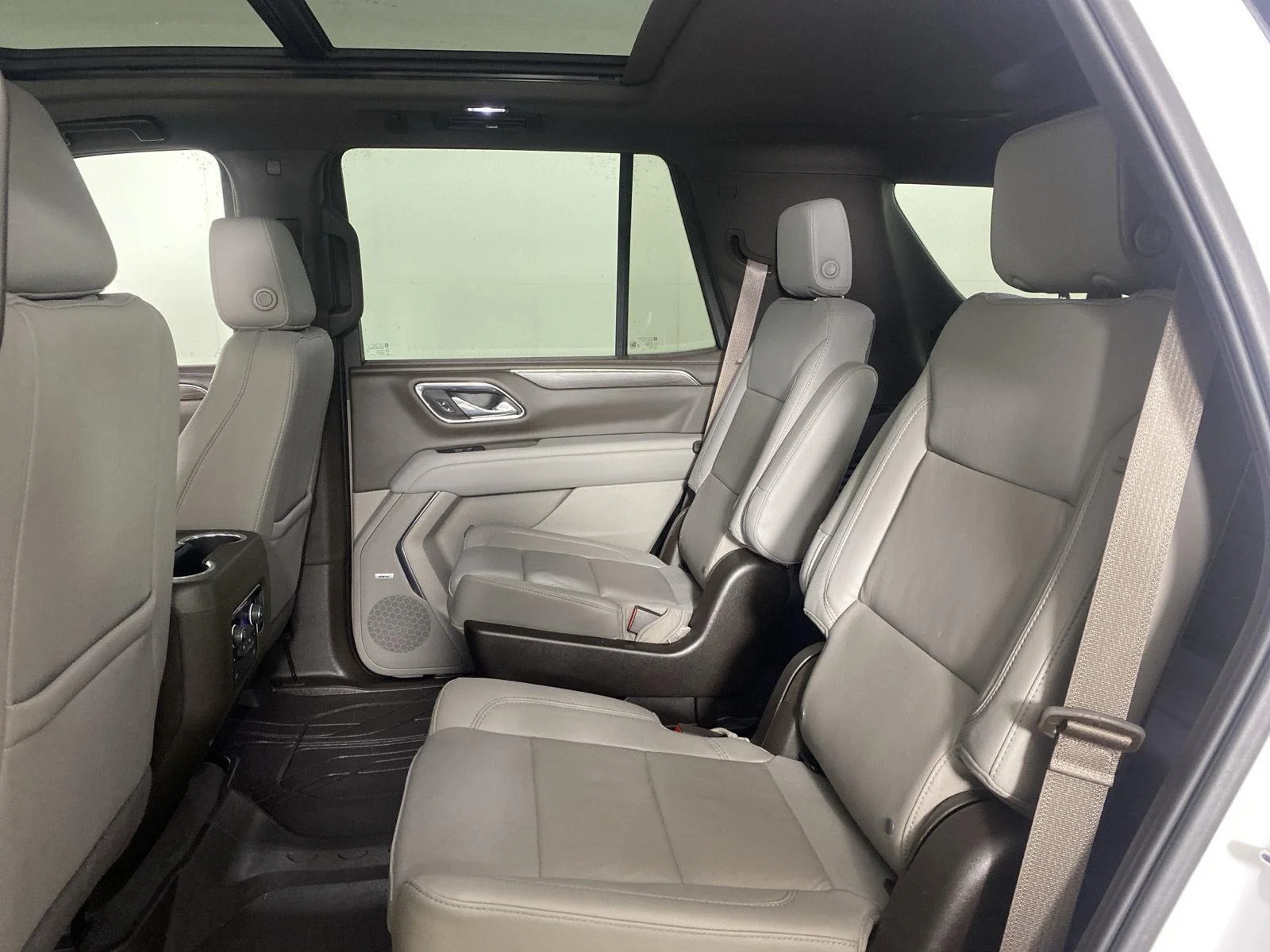 Used 2023 Summit White Chevrolet Z71 image 25