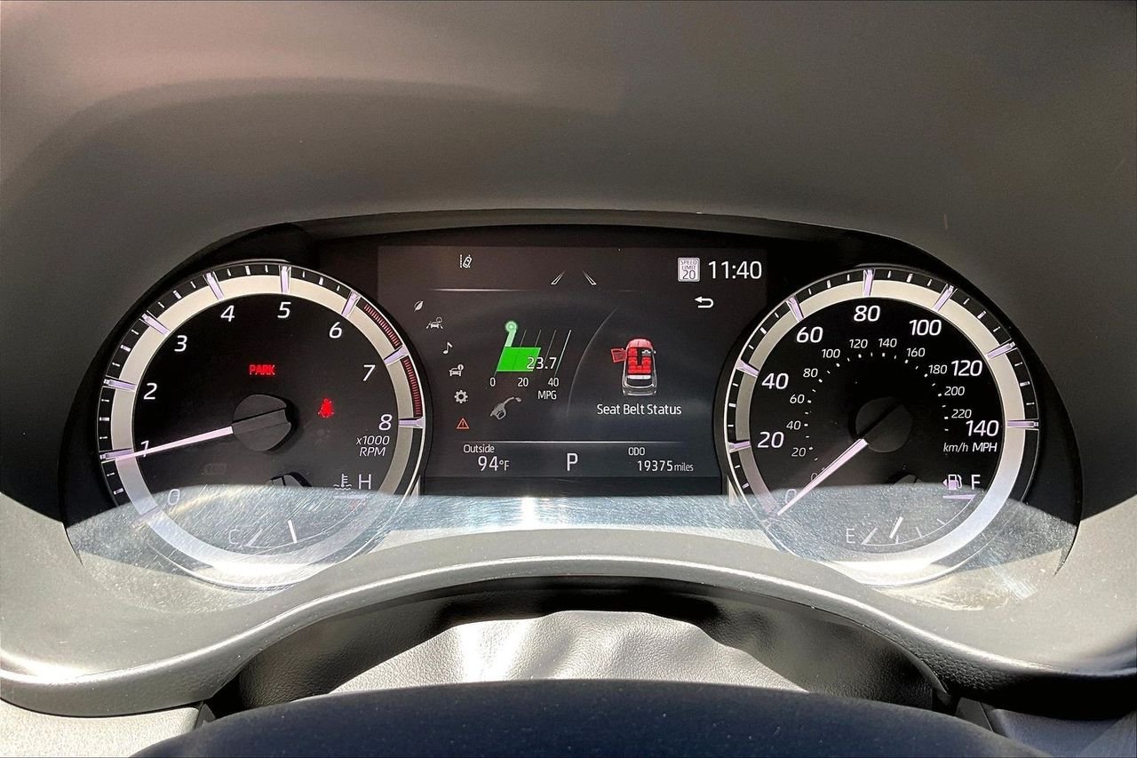 Used 2023  Toyota XLE image 12