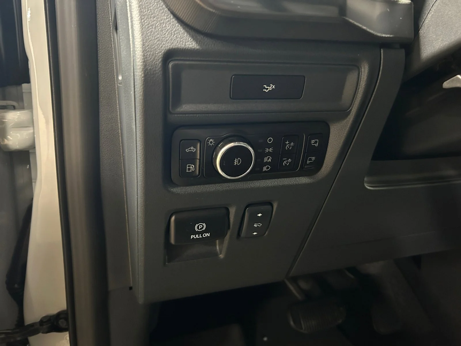 New 2026 Avalanche Ford Lariat image 16