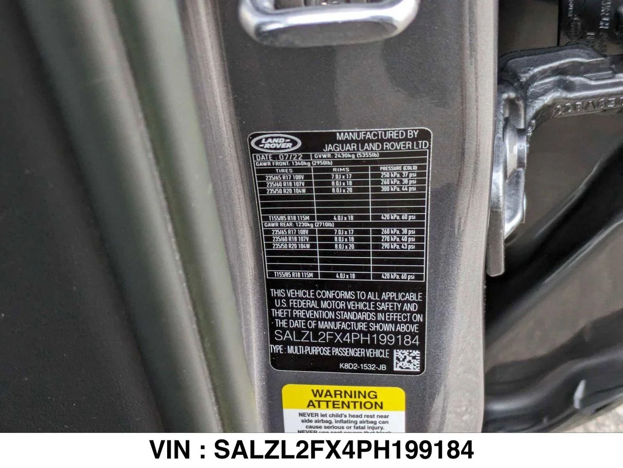 Used 2023 ELGER GRAY Land Rover R-Dynamic SE image 28