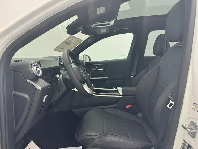 New 2026 Polar White Mercedes-Benz GLC 300 image 18