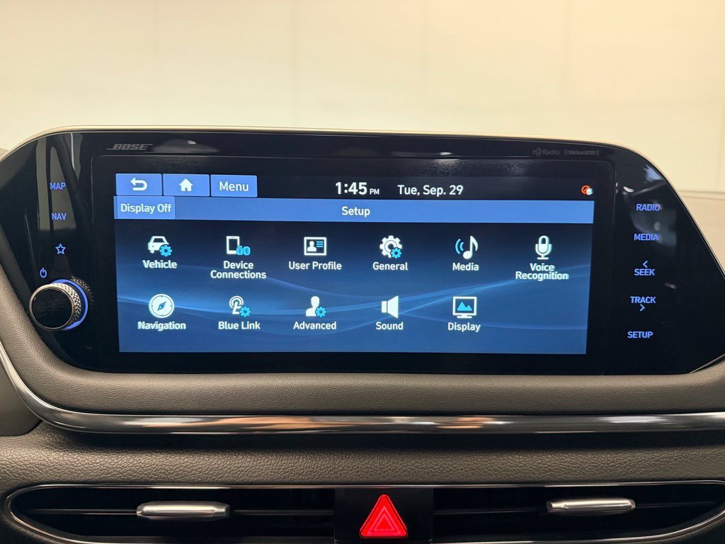 Used 2020 Red Hyundai SEL Plus image 23