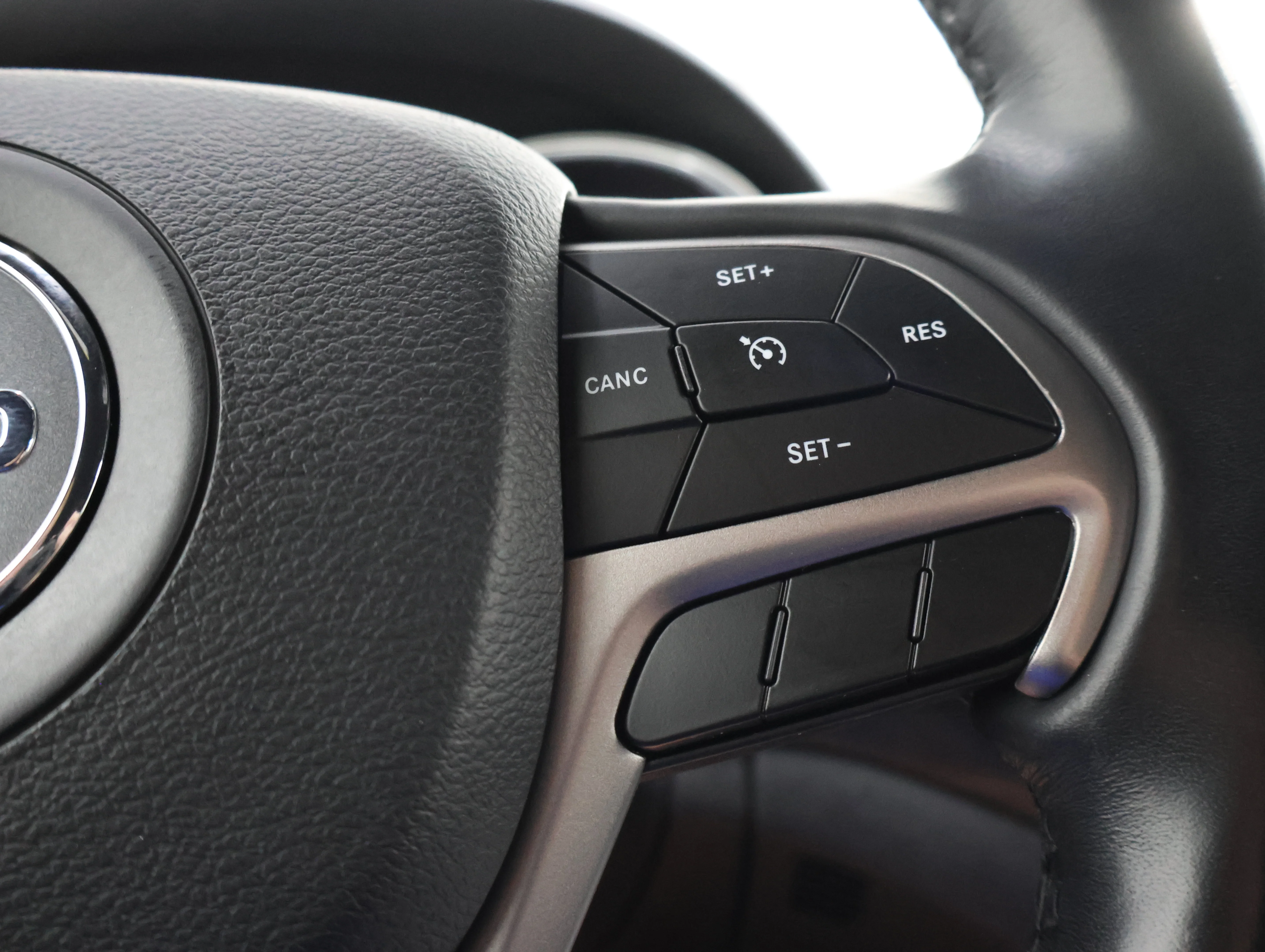 Used 2020 Sting-Gray Clearcoat Jeep Altitude image 14