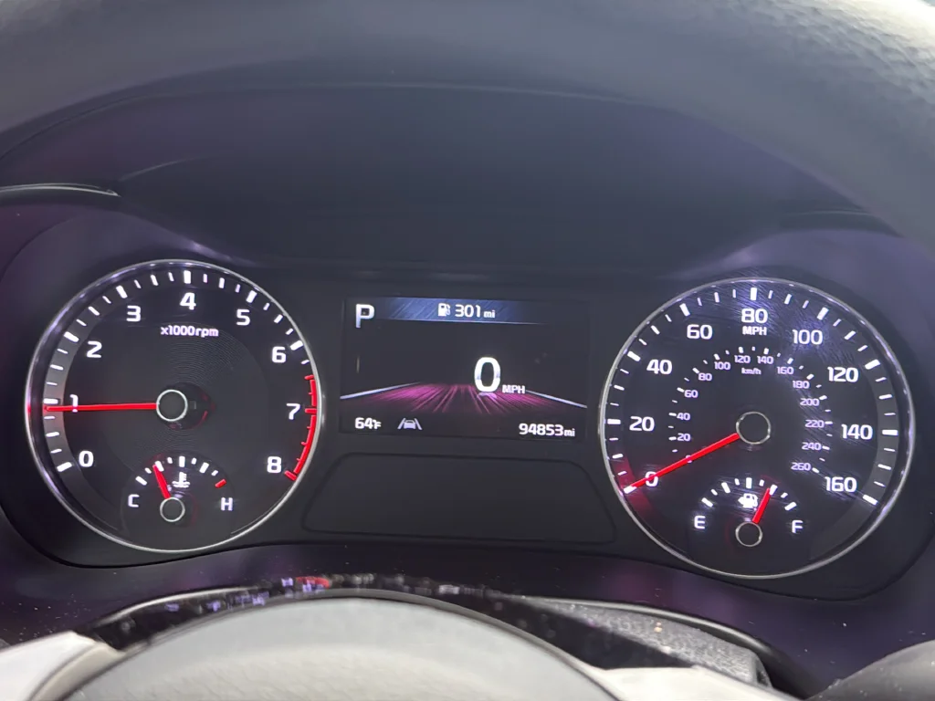 Used 2023 Red Kia LXS image 23