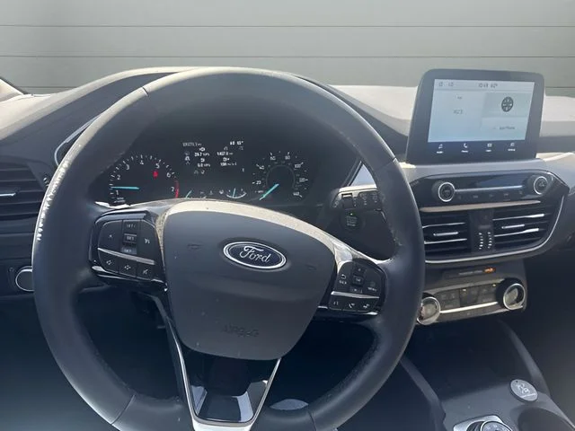 Used 2022 Blue Ford SE image 11