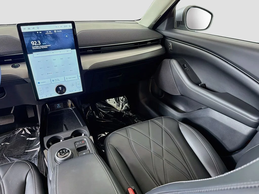 Used 2022 Ice Blue Ford Select image 28