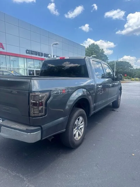 Used 2019 Gray Ford XLT image 3