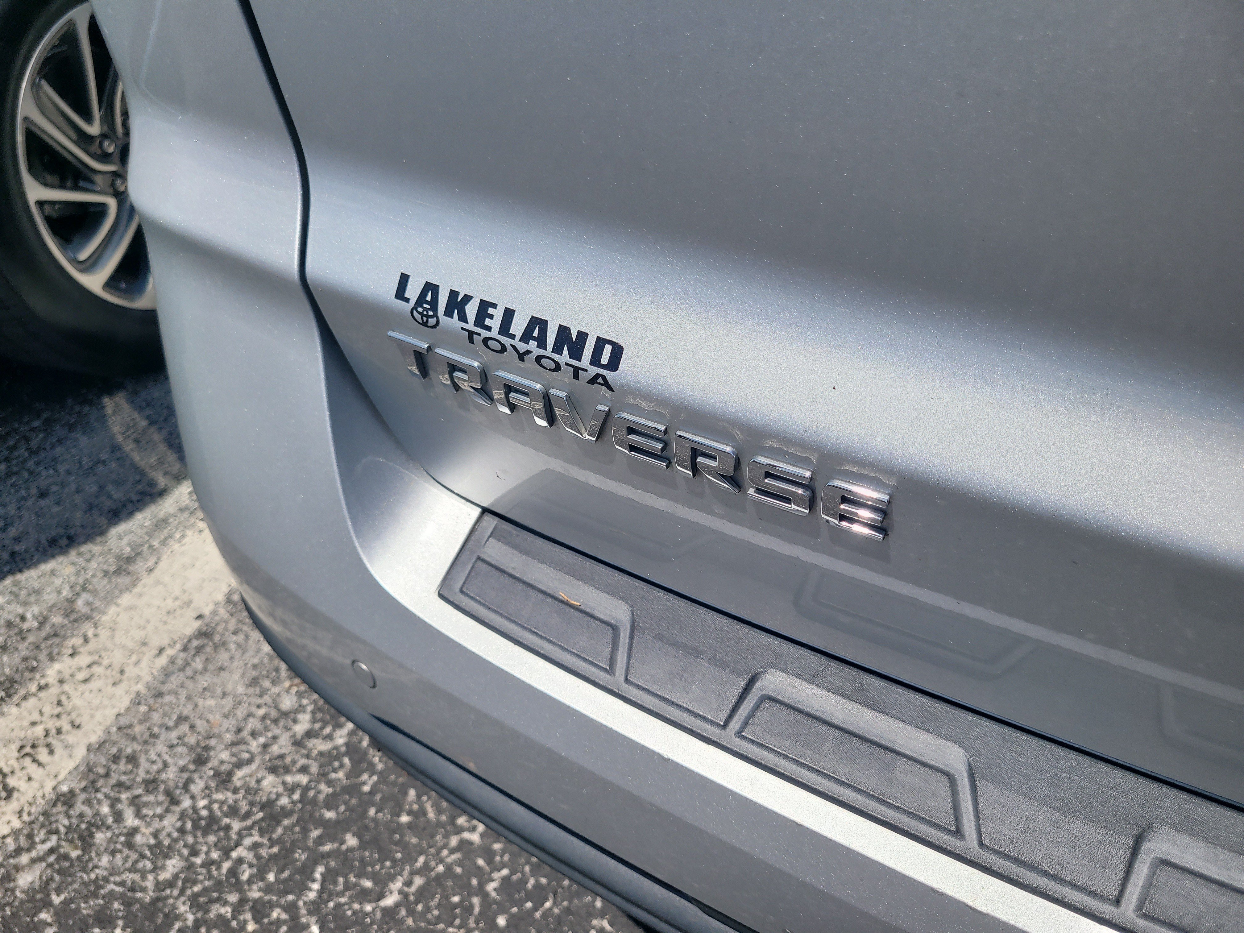 Used 2017 Silver Ice Metallic Chevrolet LT image 9