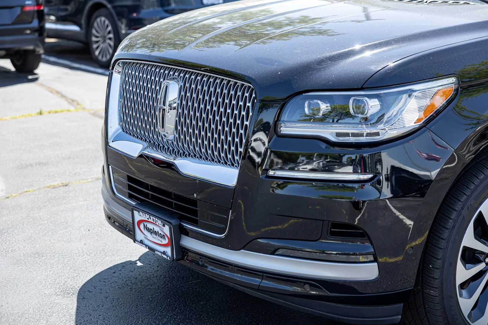 Used 2023 Infinite Black Metallic Clearcoat Lincoln Reserve image 45