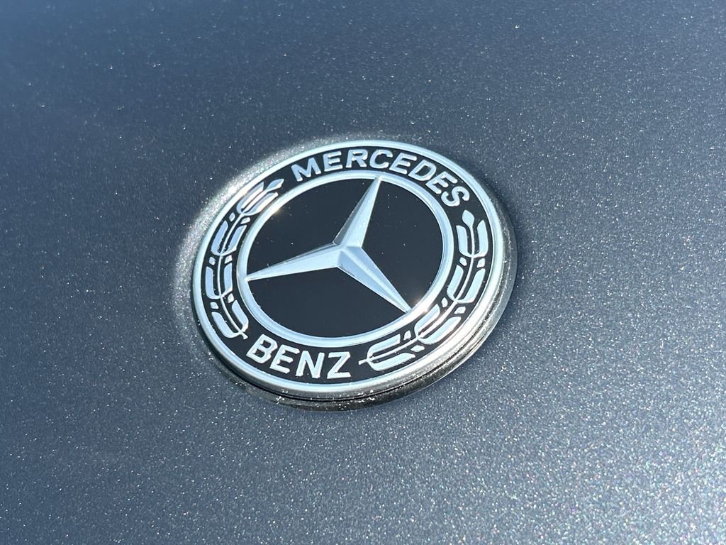 New 2026 Graphite Grey Metallic Mercedes-Benz GLC 300 image 27