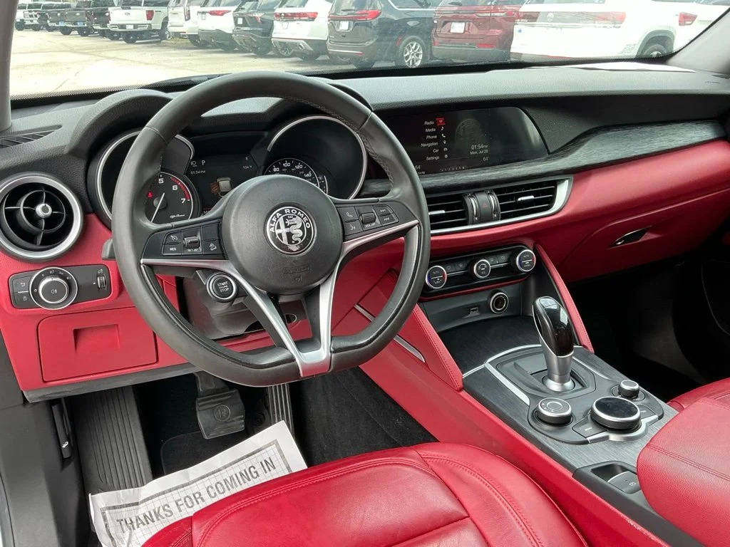 Used 2019 White Alfa Romeo Base image 32