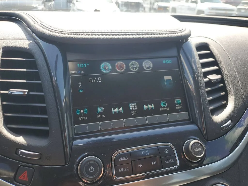Used 2019 CAJUN RED TINTCOAT Chevrolet LT image 19