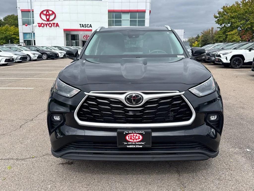 Used 2024 Black Toyota XLE image 2
