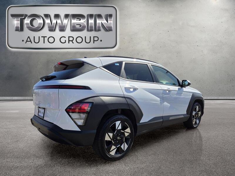 Used 2025 White HYUNDAI SEL FWD image 4