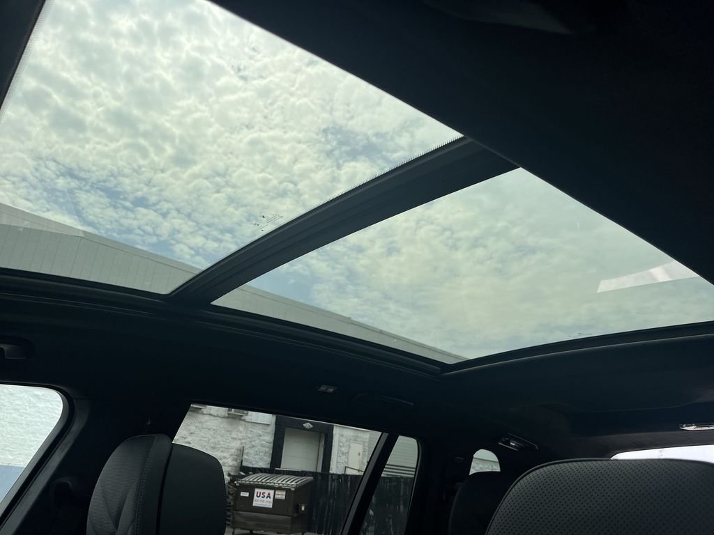 New 2027 White Metallic BMW xDrive40i image 22