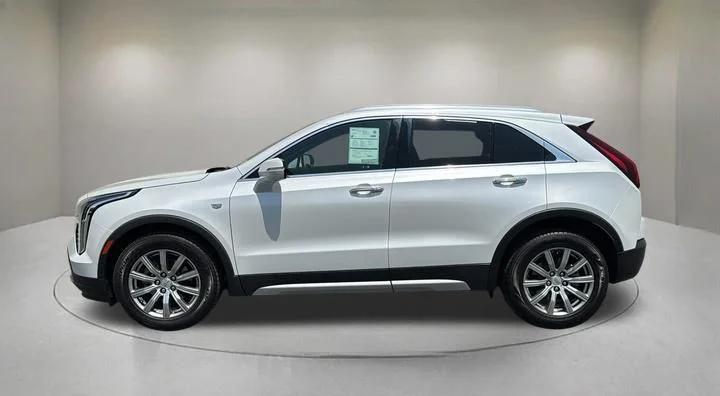Used 2022 White Cadillac Premium Luxury image 5