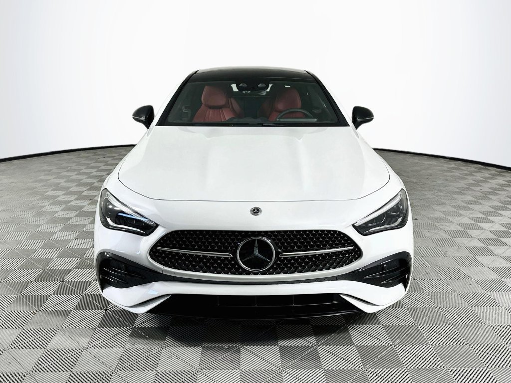 New 2026 MANUFAKTUR Moonlight White Metallic Mercedes-Benz CLE 300 image 2