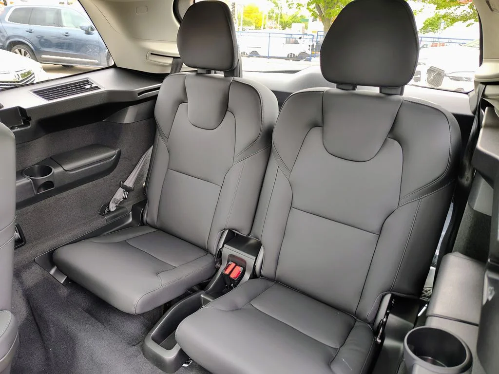 New 2026 Crystal White Volvo Plus image 22