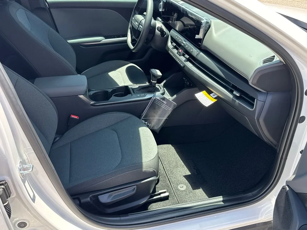 New 2026 Snow White Pearl Kia LXS image 13