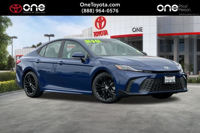 2025 Toyota Camry SE