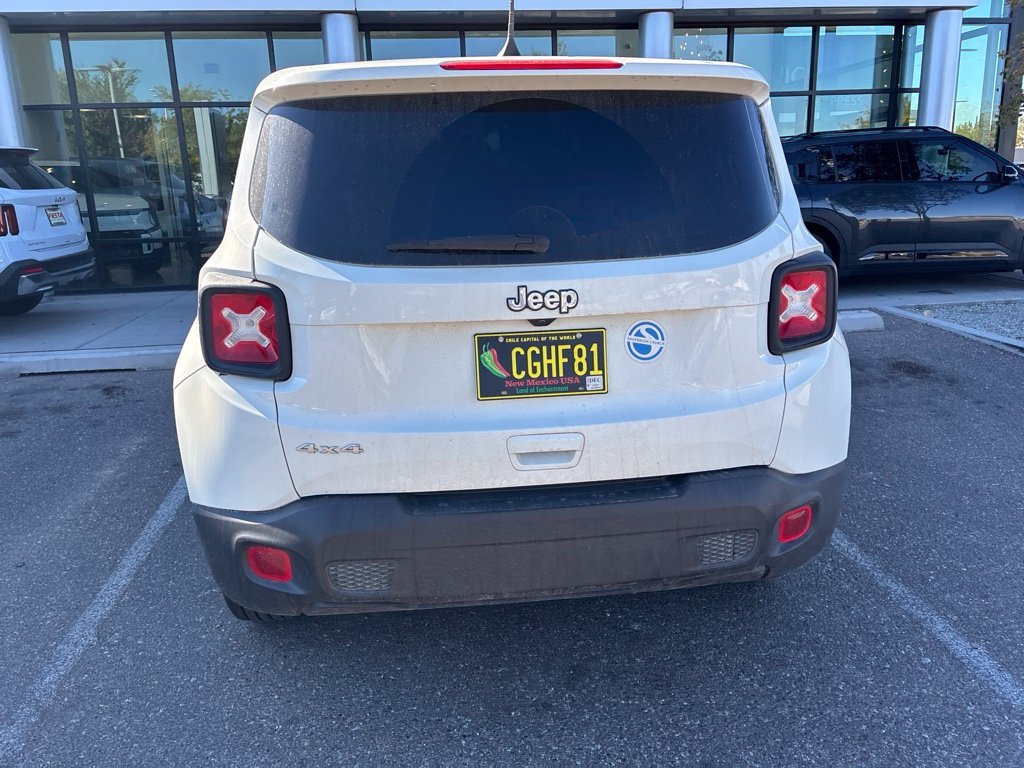 Used 2023 White Jeep Latitude image 15