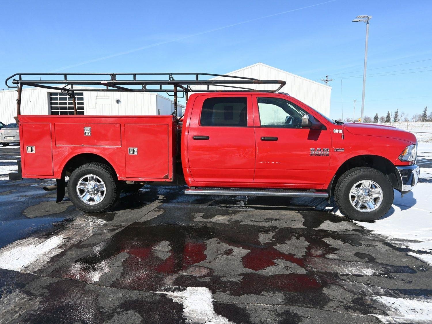 Used 2018 RAM Ram 3500 Pickup Tradesman with VIN 3C63R3GJ4JG274356 for sale in Charles City, IA