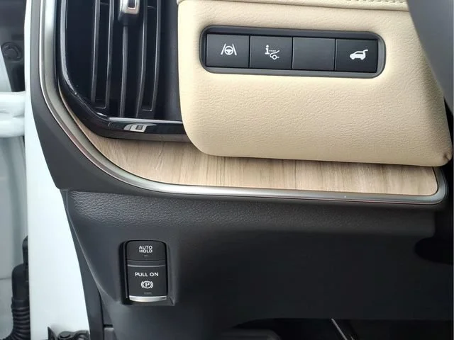Used 2026  Nissan Platinum Reserve image 15