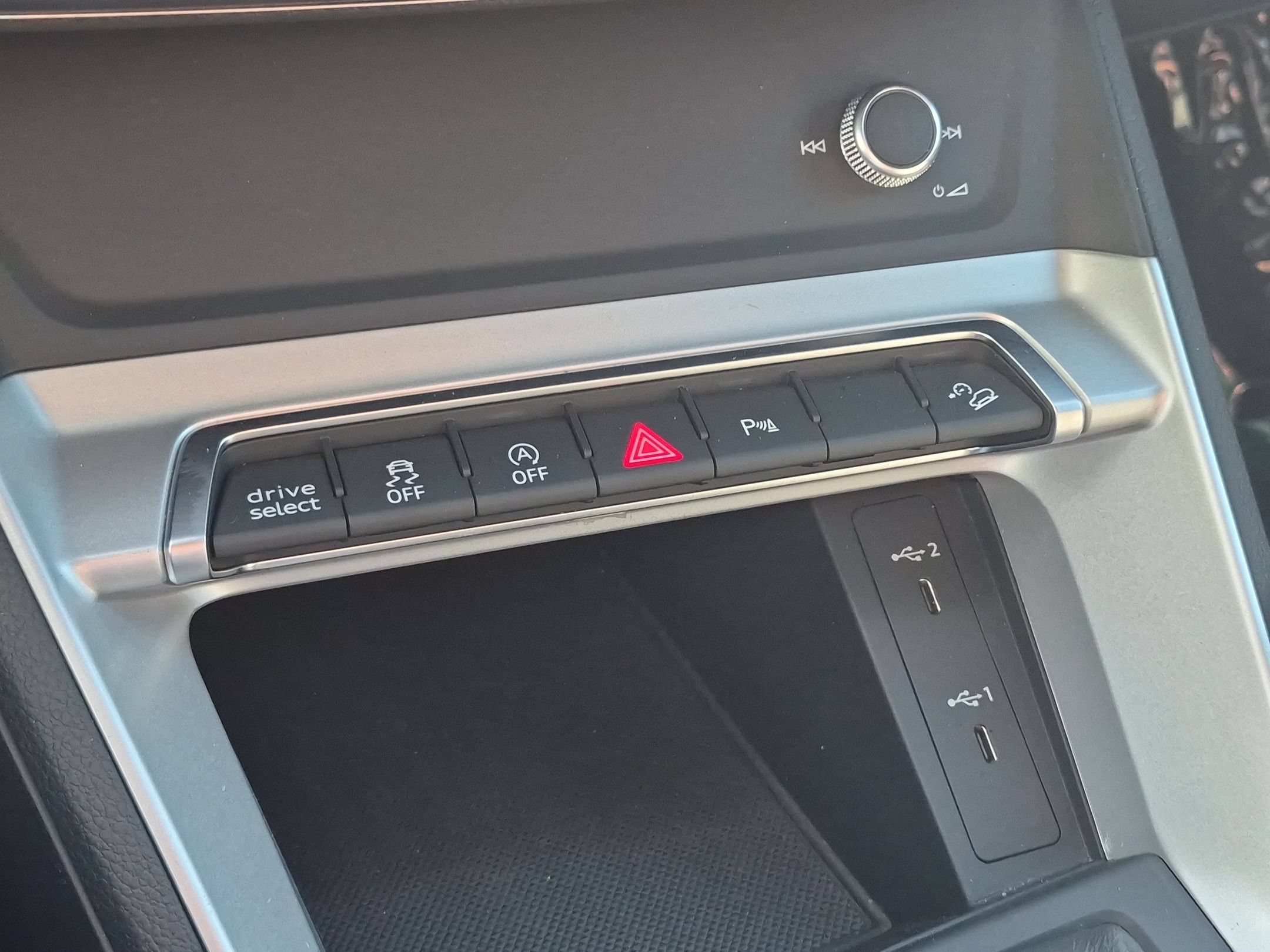 Used 2025 Black Audi S line Premium image 23