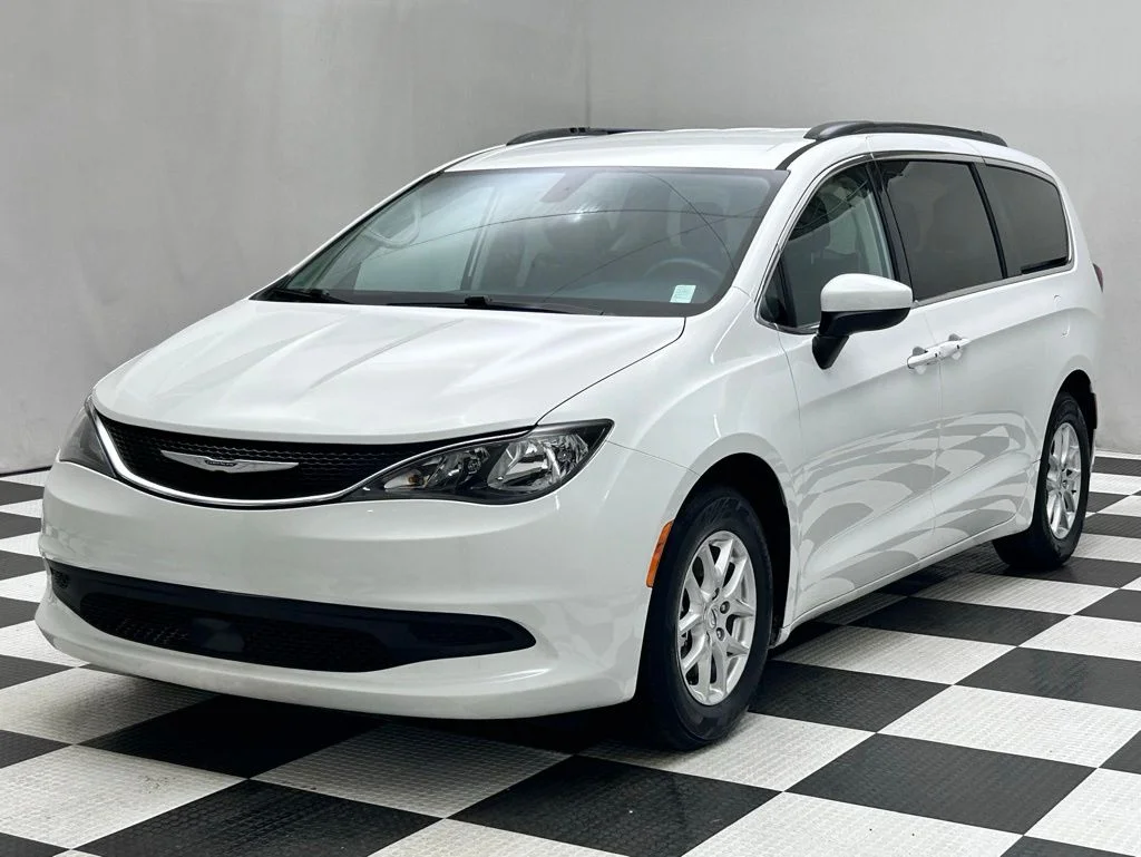 Used 2021 White Chrysler LXI image 4