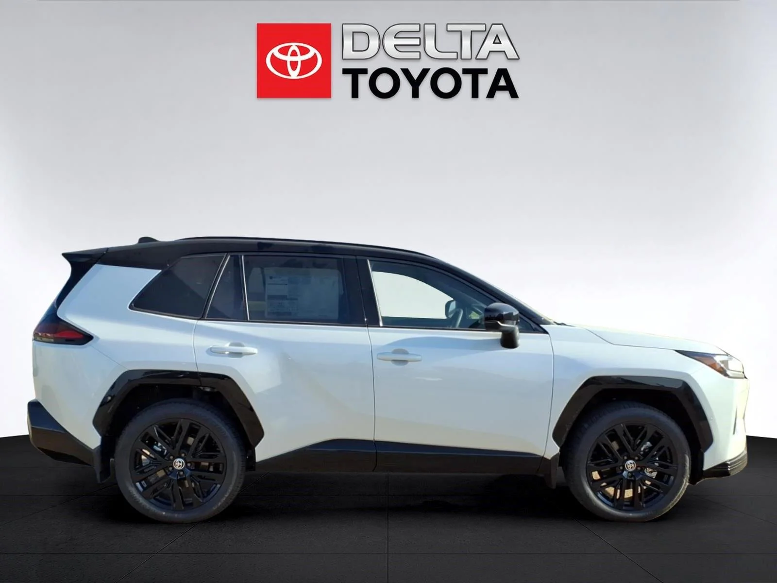 New 2026 Wind Chill Pearl with Midnight Black Metallic roof Toyota XSE image 6