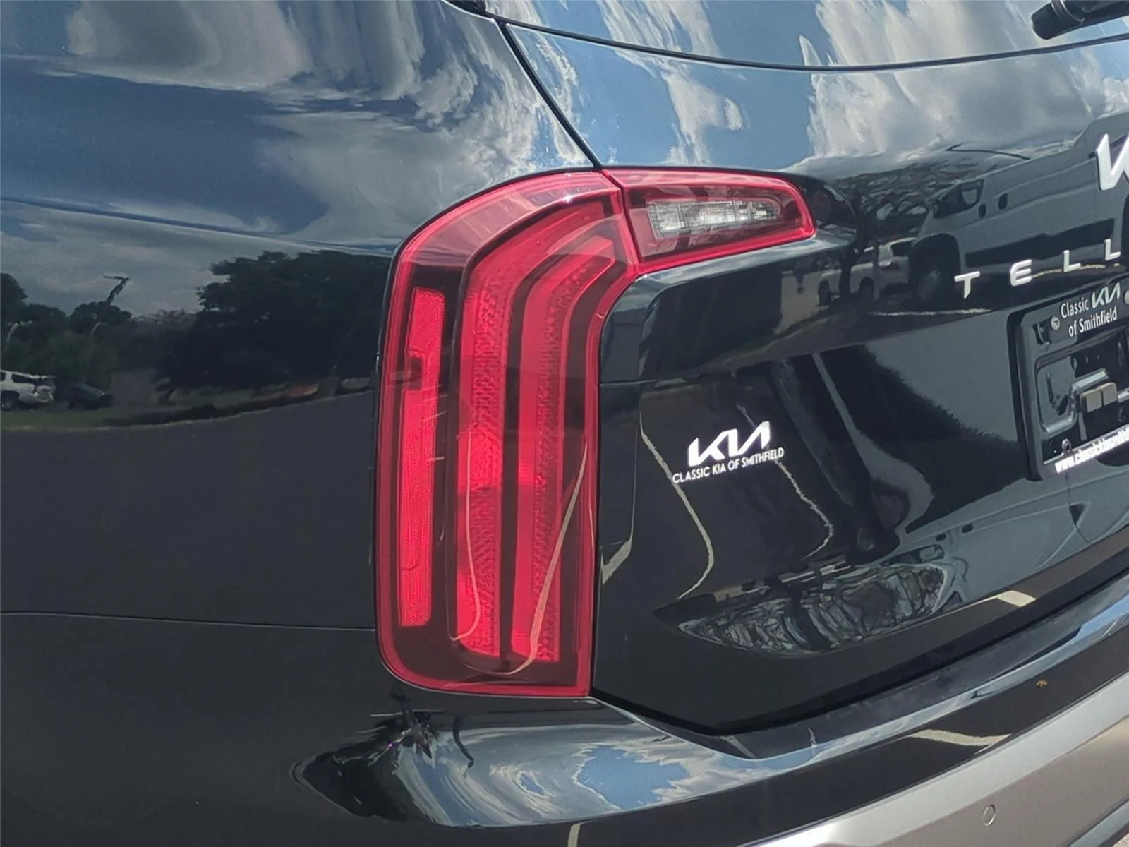 Used 2025 Ebony Black Kia S image 13