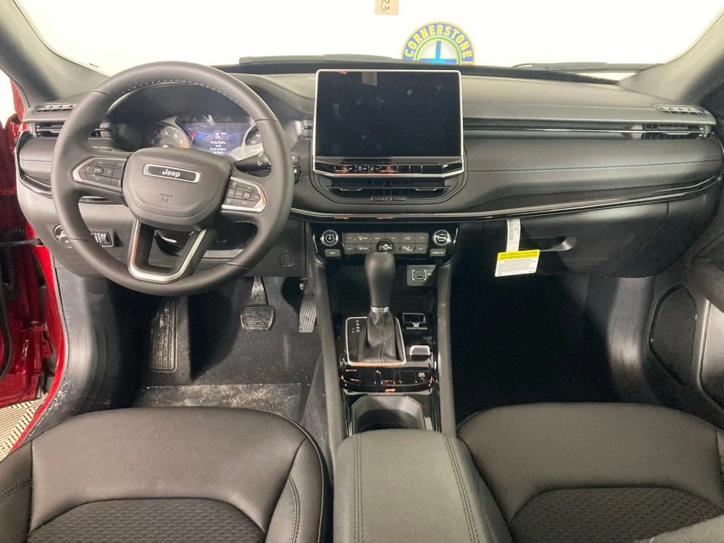 New 2026 Red Hot Pearlcoat Jeep Latitude image 7