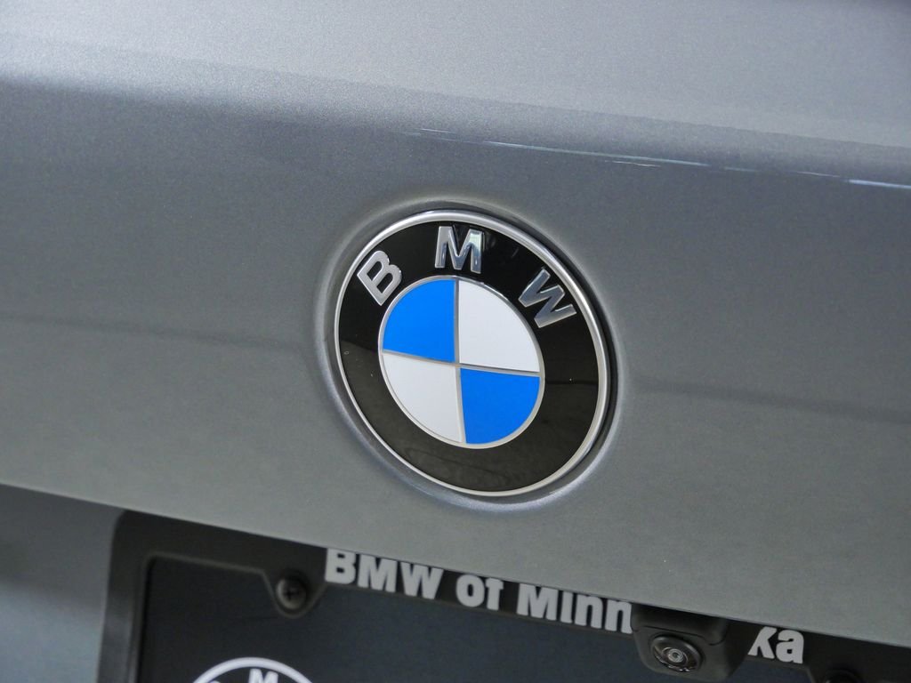 New 2026 Skyscraper Grey Metallic BMW xDrive40i image 11