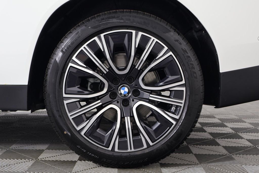 New 2026 Alpine White BMW 30 xDrive image 10